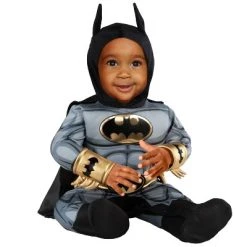 Baby Batman Halloween Costume Jumpsuit with Cape -Hyde and Eek Cosplay Store GUEST 20fb87d6 0f77 4731 8ad9 c6a9348d696e 2