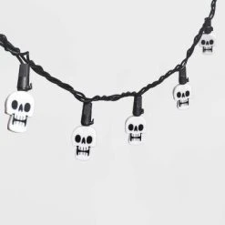 Hyde & EEK! Boutique 20ct LED Skull Halloween String Lights - Hyde & EEK! Boutique™ -Hyde and Eek Cosplay Store GUEST 61a29941 68f2 4392 a450 dcc894799aa8