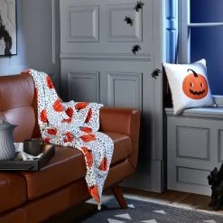 Hyde & EEK! Boutique Tossed Pumpkins Printed Plush Halloween Throw Blanket - Hyde & EEK! Boutique™