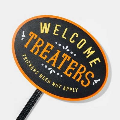 Hyde & EEK! Boutique Wood 'Welcome Treaters' Halloween Decorative Yard Stake - Hyde & EEK! Boutique™ 2 Hyde & EEK! Boutique Wood 'Welcome Treaters' Halloween Decorative Yard Stake - Hyde & EEK! Boutique™ - Image 2