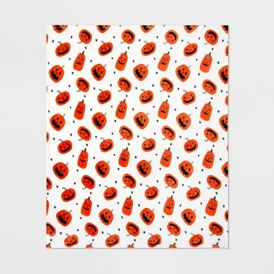 Hyde & EEK! Boutique Tossed Small Jack-O-Lanterns Halloween Throw Blanket - Hyde & EEK! Boutique™ 2 Hyde & EEK! Boutique Tossed Small Jack-O-Lanterns Halloween Throw Blanket - Hyde & EEK! Boutique™ - Image 2